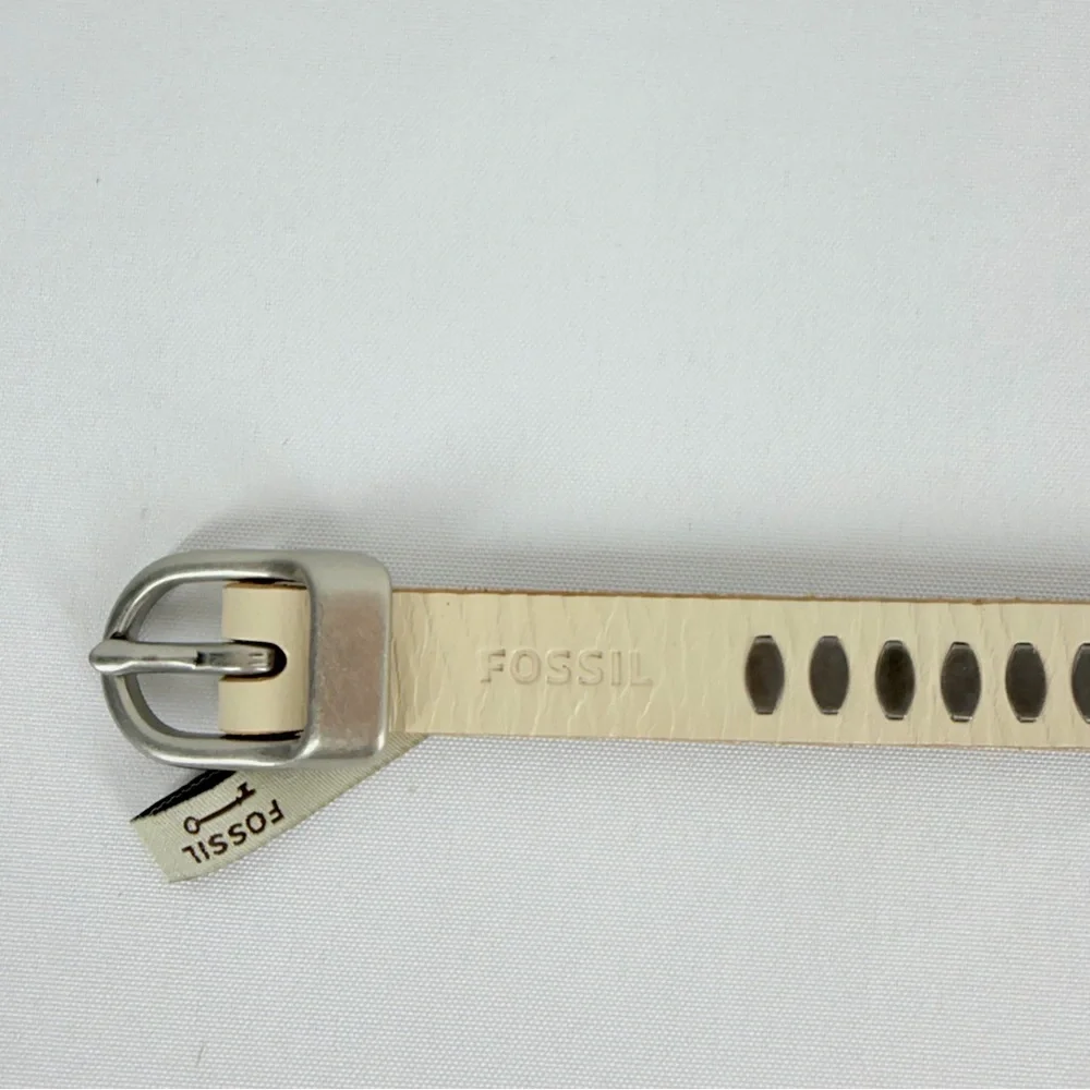 Fossil Women’s Size Medium Cream Thin Studded Leather Belt